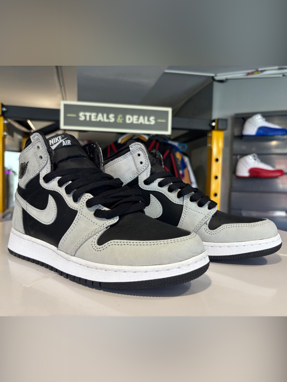 Jordan 1 high size 6 black & Gray
